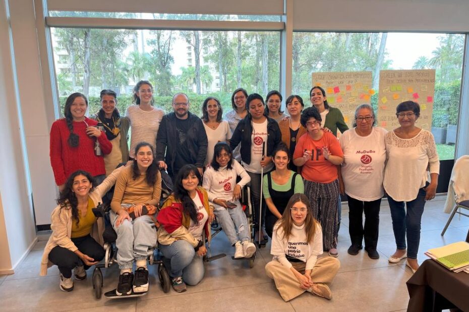 Imagen grupal de las participantes de la reunión en Córdoba